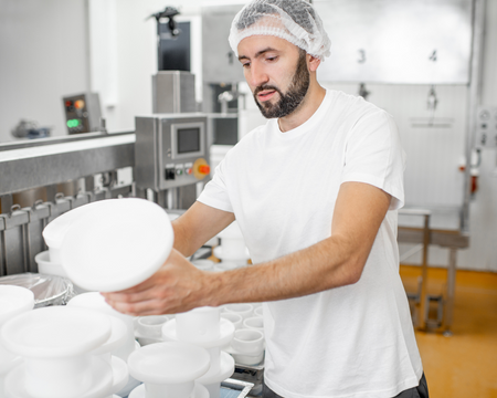 Jednorazowe czepki kosmetyczne z włókniny, 100 szt